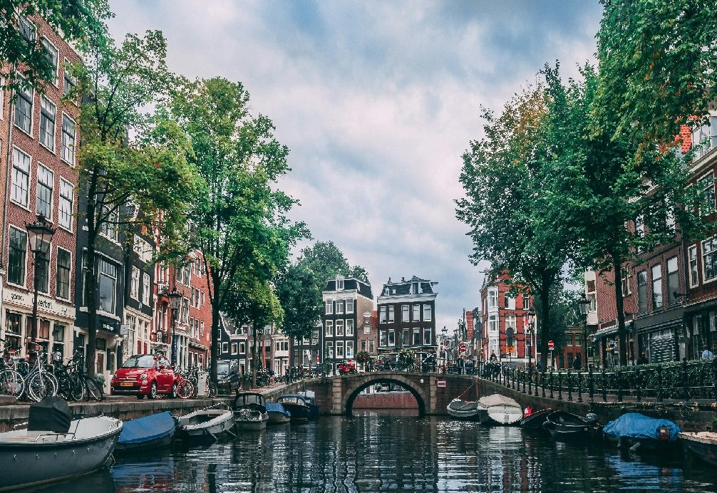 Rotterdam, a city in the Netherlands, is known for its thriving medical device industry. With a strong focus on innovation and technology, the Netherlands has become a hub for medical devices regulation and manufacturing.